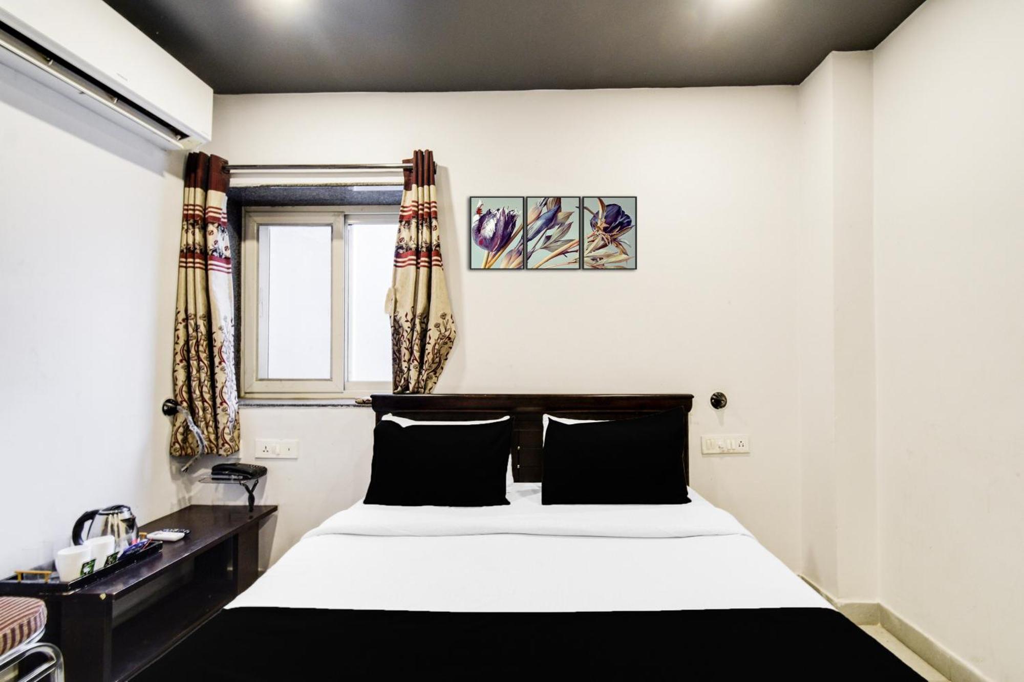 Hotel Super Townhouse Alwal Road à Trimulgherry Extérieur photo