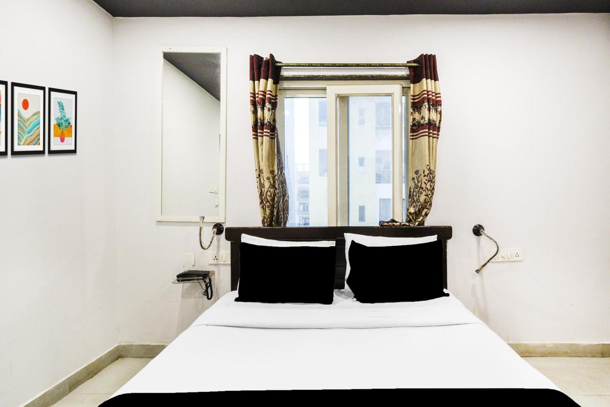 Hotel Super Townhouse Alwal Road à Trimulgherry Extérieur photo