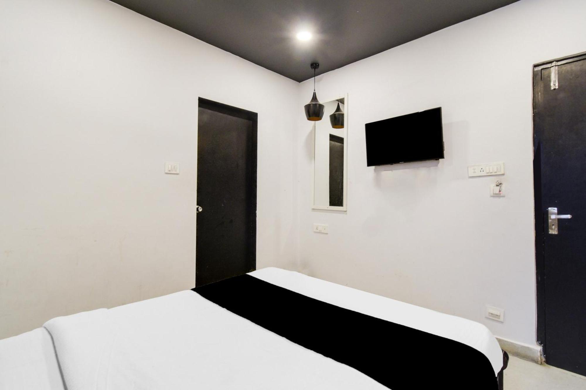 Hotel Super Townhouse Alwal Road à Trimulgherry Extérieur photo
