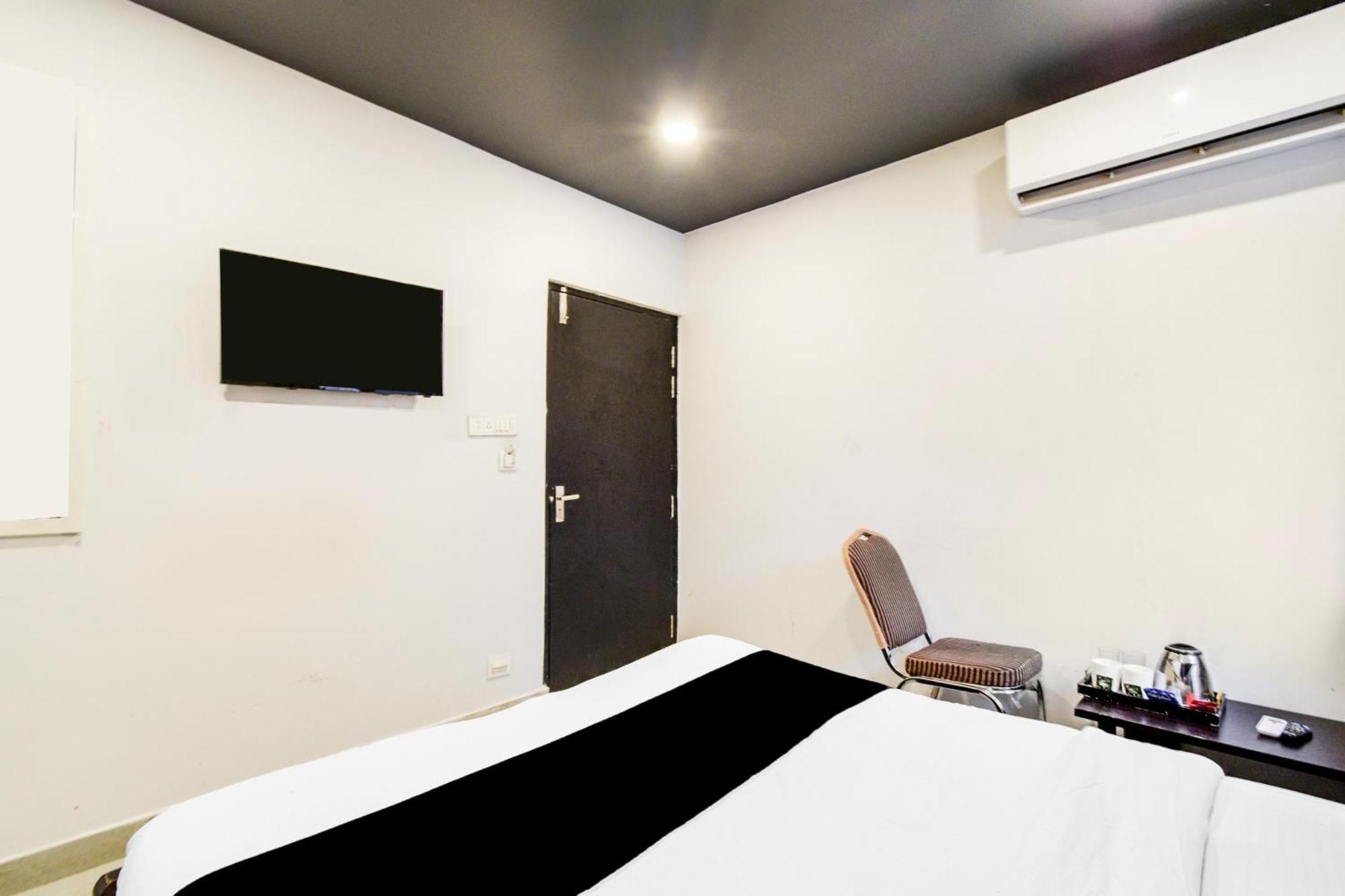 Hotel Super Townhouse Alwal Road à Trimulgherry Extérieur photo